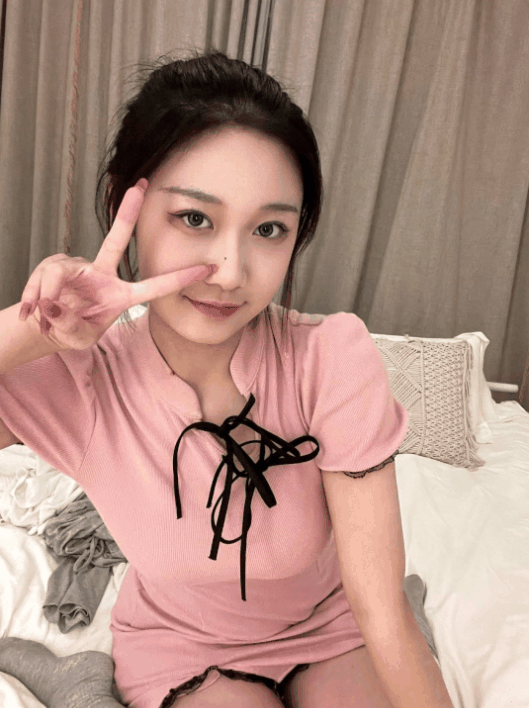 成都寻欢记 妹子漂亮的很，3点粉嫩 相当巴适