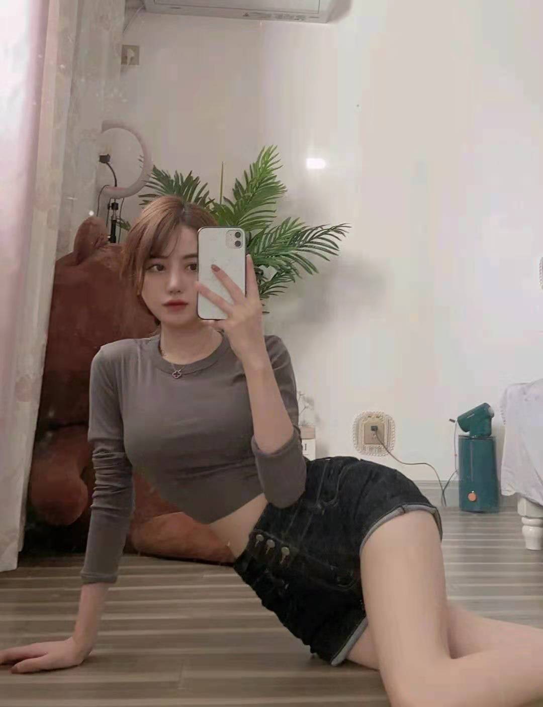 性格温柔，胸器蛮大